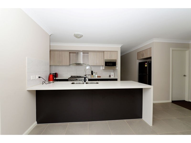 3 Dinant rd, Edmondson Park NSW 2174