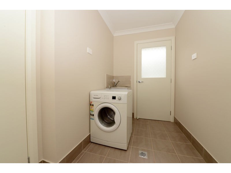 3 Dinant rd, Edmondson Park NSW 2174