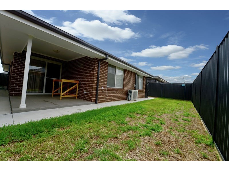 3 Dinant rd, Edmondson Park NSW 2174