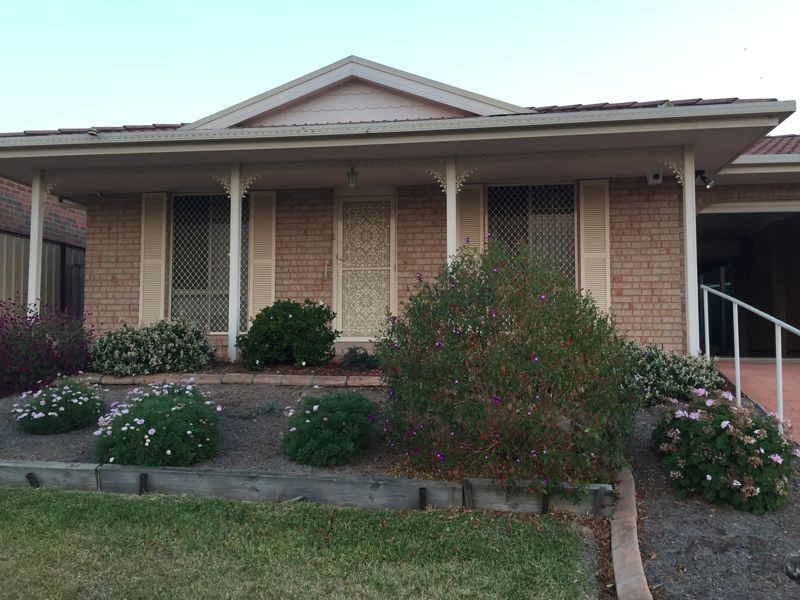 20 Burkhart Place, Minto NSW 2566