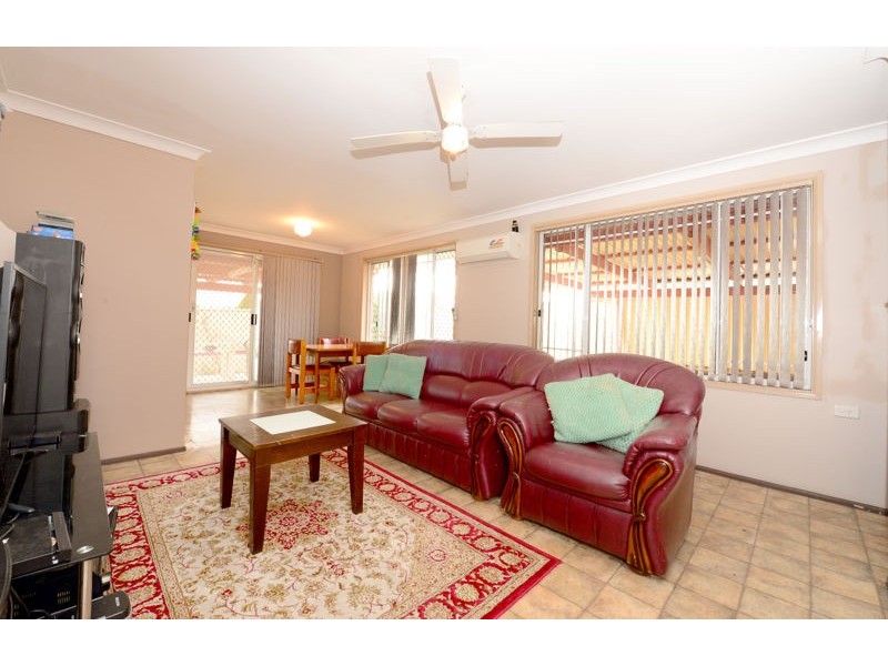 58 Victoria Rd, Macquarie Fields NSW 2564