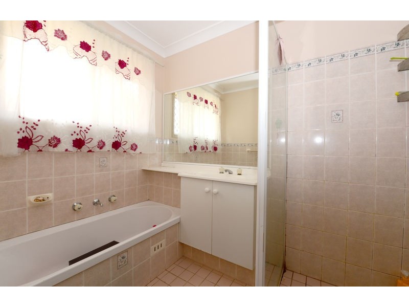 58 Victoria Rd, Macquarie Fields NSW 2564