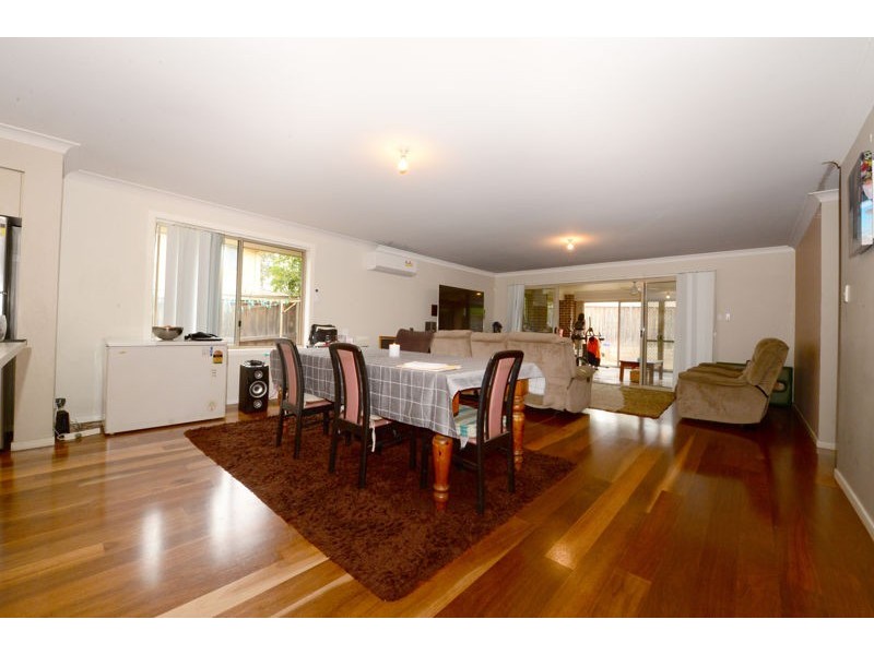 28 Snowy Ave, Minto NSW 2566
