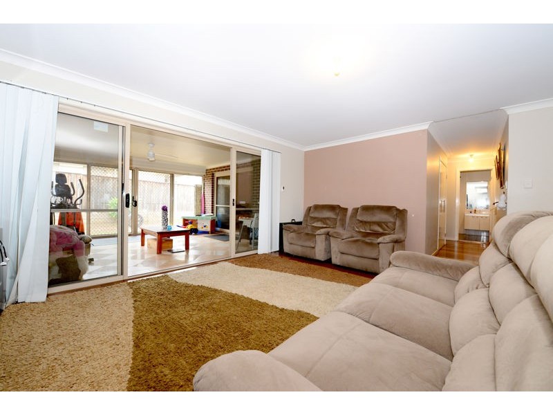 28 Snowy Ave, Minto NSW 2566