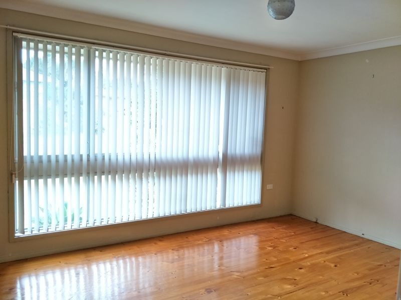 5 Knight Pl, Minto NSW 2566