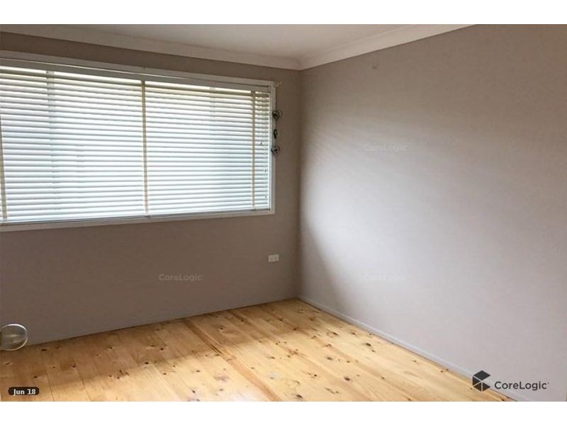 5 Knight Pl, Minto NSW 2566