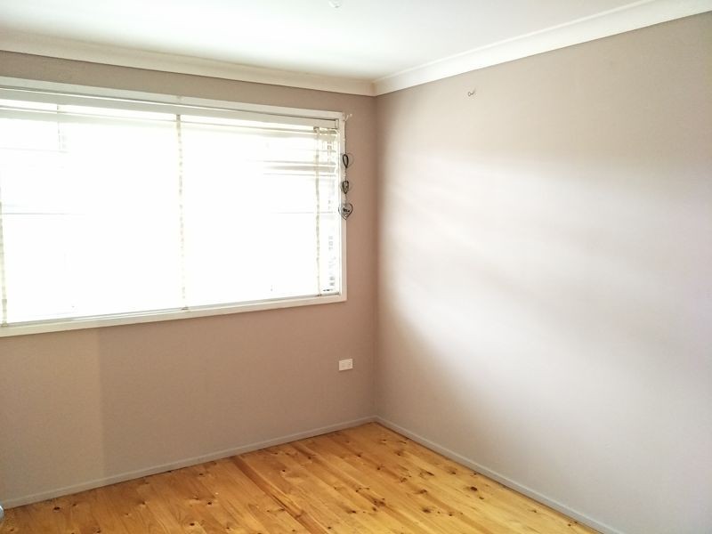 5 Knight Pl, Minto NSW 2566