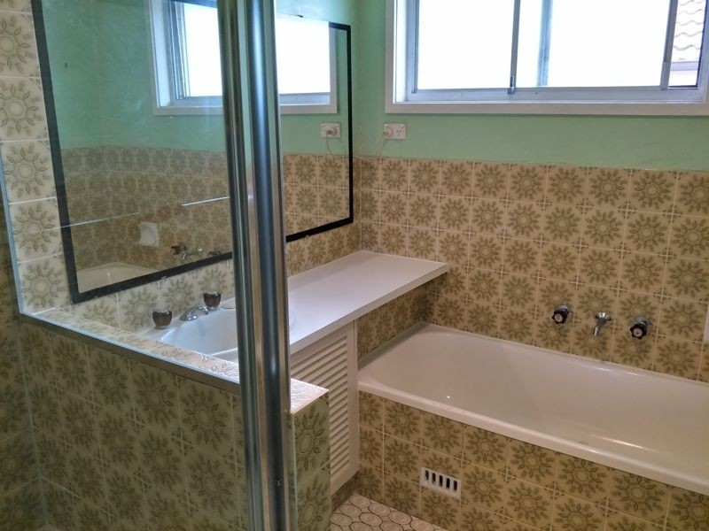 5 Knight Pl, Minto NSW 2566