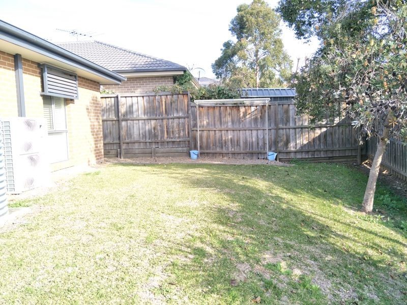 15 Carruthers St, Minto NSW 2566