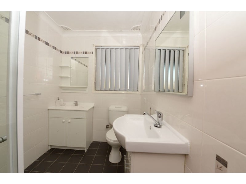 15 Fernlea Place, Canley Heights NSW 2166