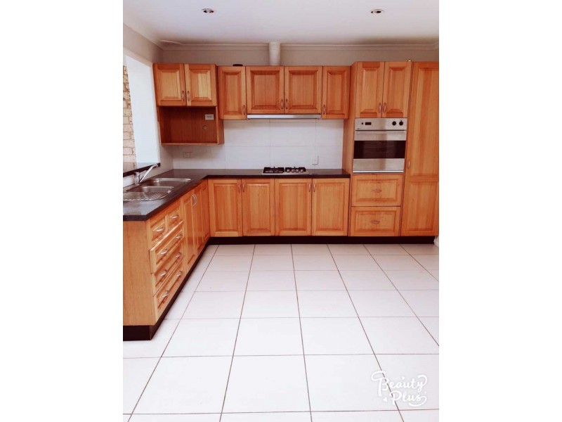 46 The parkway, Bradbury NSW 2560