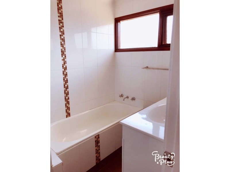 46 The parkway, Bradbury NSW 2560