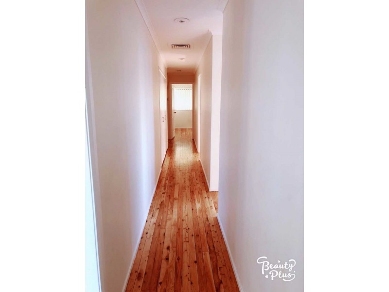 46 The parkway, Bradbury NSW 2560