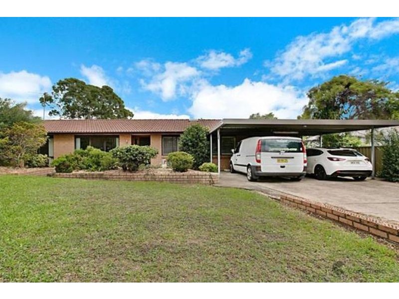 9 Kiriwina Pl, Glenfield NSW 2167