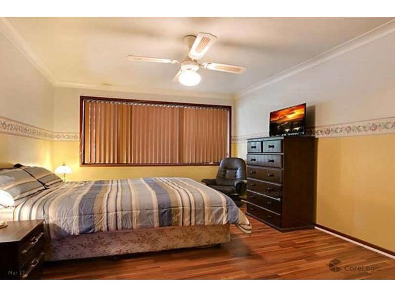 9 Kiriwina Pl, Glenfield NSW 2167