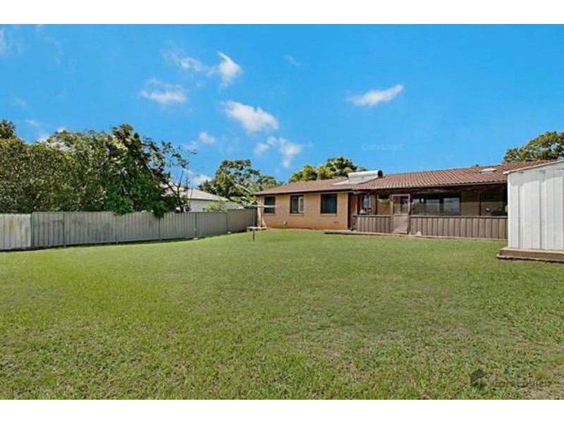 9 Kiriwina Pl, Glenfield NSW 2167