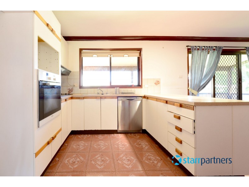 9 Kiriwina Place, Glenfield NSW 2167