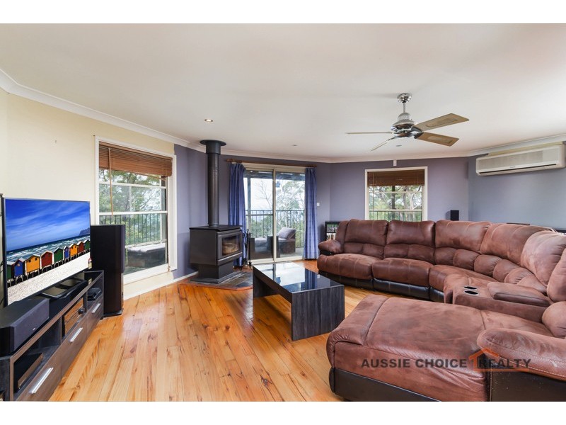 369 Lieutenant Bowen Dr, Bowen Mountain NSW 2753