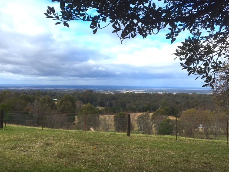 42 Cabbage Tree Road, Kurrajong NSW 2758