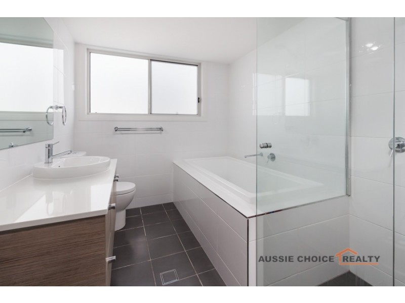 106B Lennox St, Richmond NSW 2753