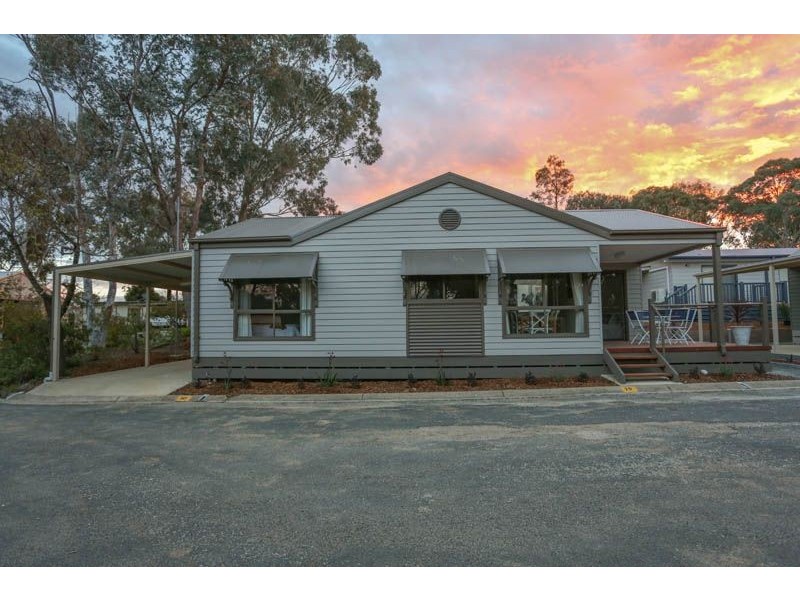 Residence 80 508 Wagga Road, Albury NSW 2640