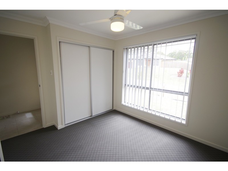 26 Oakmoss Drive, Springfield Lakes QLD 4300