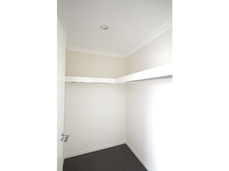 26 Oakmoss Drive, Springfield Lakes QLD 4300