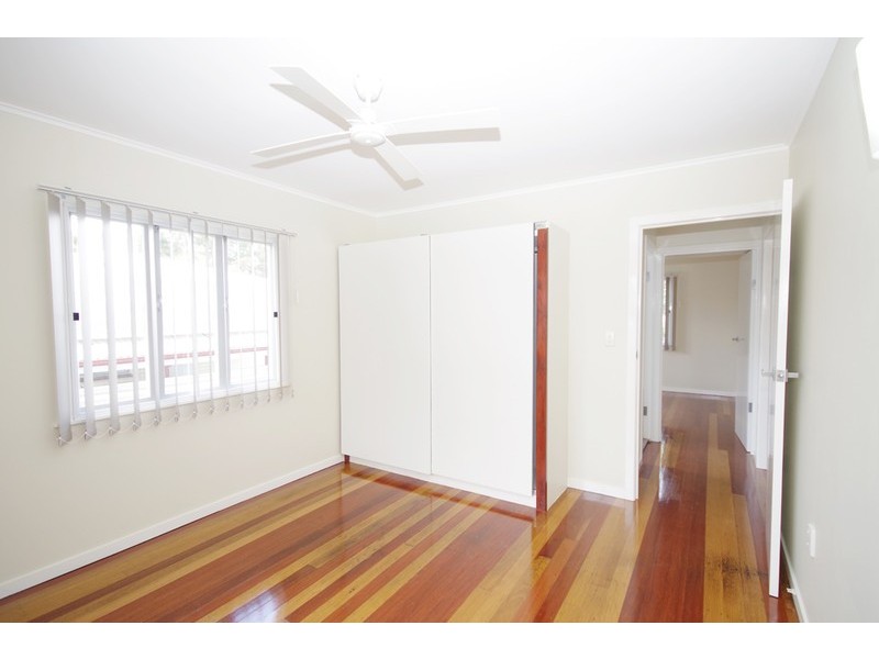 9 Heather Street, Silkstone QLD 4304