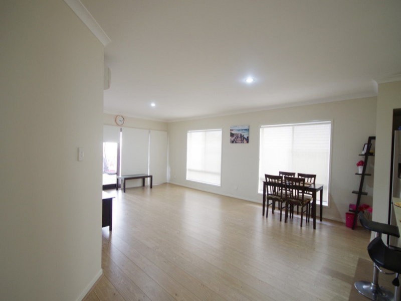 27 Banya Crescent, Springfield Lakes QLD 4300