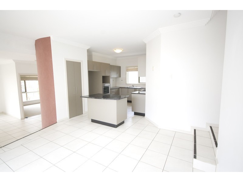 28 Summit, Springfield Lakes QLD 4300