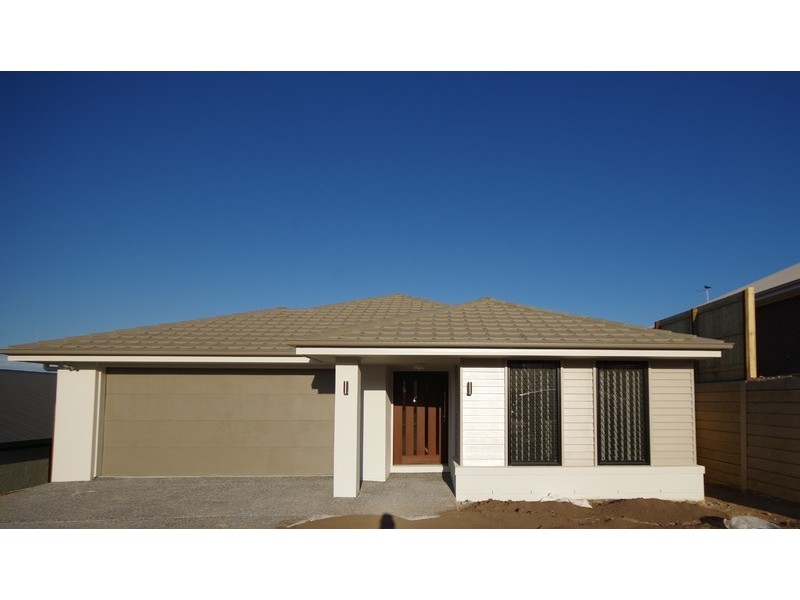 10 Oxenham Circuit, Augustine Heights QLD 4300