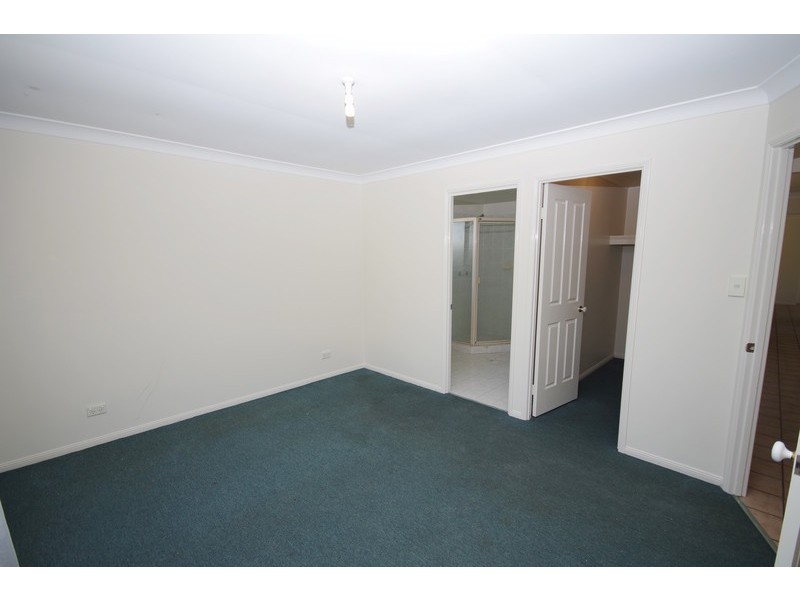 2 Vanessa Court, Camira QLD 4300