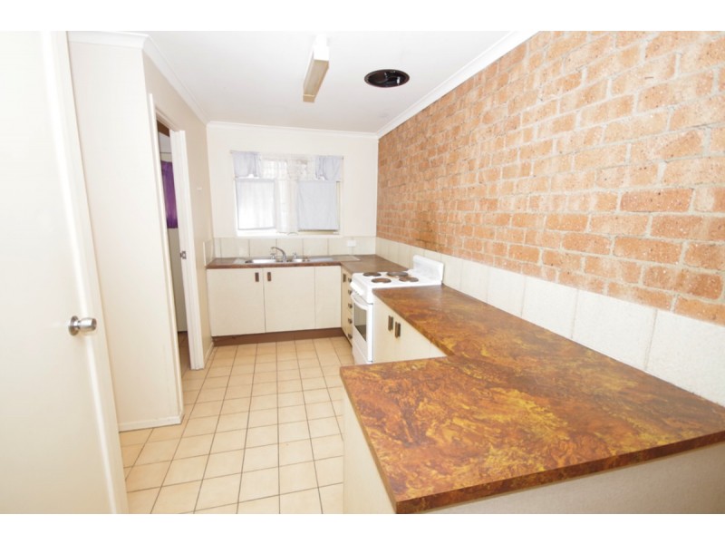 2/296 Redbank Plains Road, Bellbird Park QLD 4300