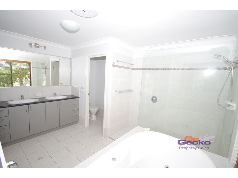 25 Mamaku Street, Fernvale QLD 4306