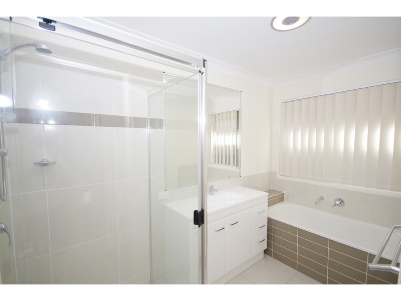 5 Lomandra, Deebing Heights QLD 4306