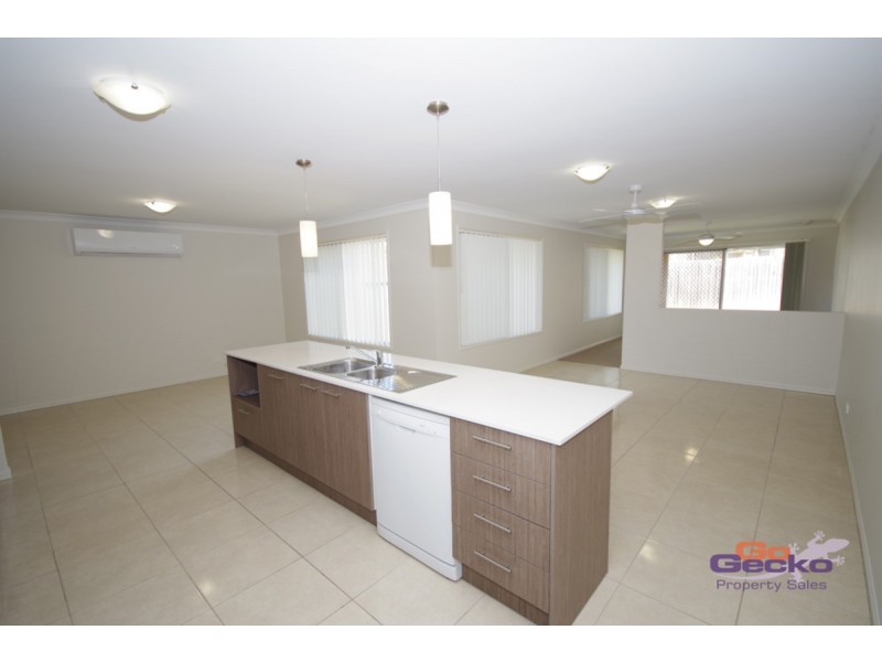 54 Fitzpatrick Circuit, Augustine Heights QLD 4300