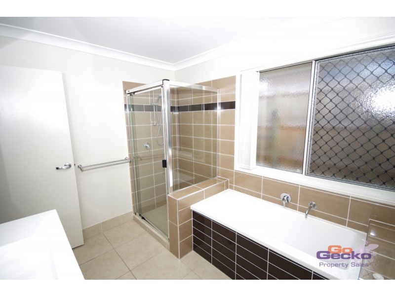 54 Fitzpatrick Circuit, Augustine Heights QLD 4300