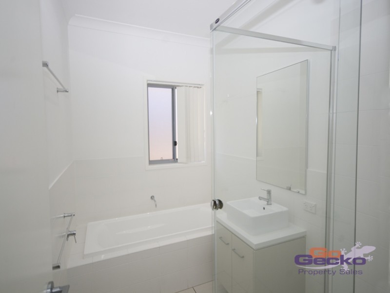 11 Francisca Drive, Augustine Heights QLD 4300