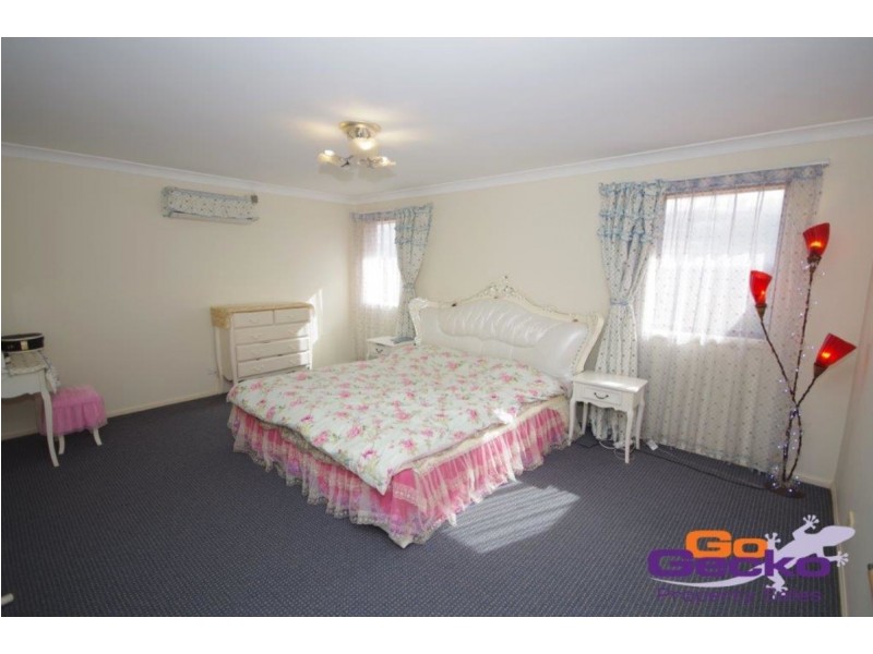 17 Greta Court, Camira QLD 4300