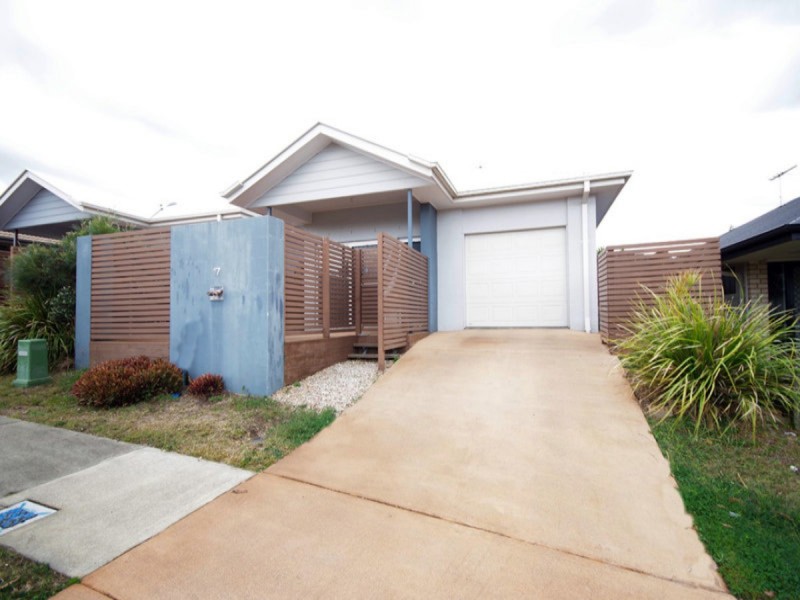 17 Carnarvon Avenue, Springfield Lakes QLD 4300