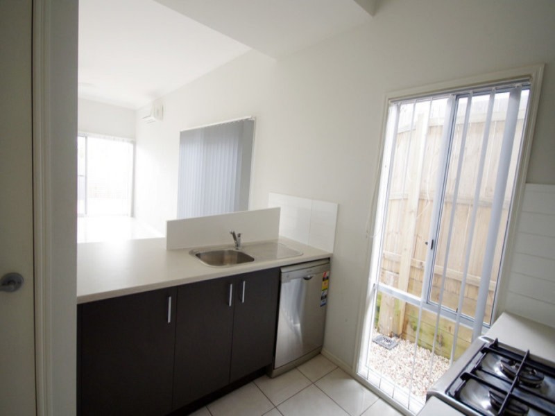 17 Carnarvon Avenue, Springfield Lakes QLD 4300