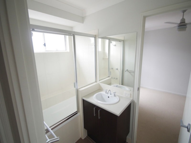 17 Carnarvon Avenue, Springfield Lakes QLD 4300