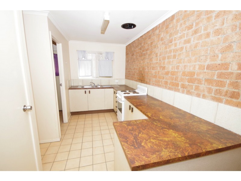2/296 Redbank Plains Road, Bellbird Park QLD 4300