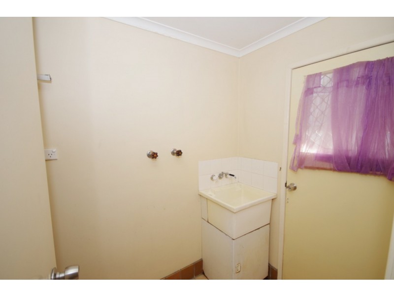 2/296 Redbank Plains Road, Bellbird Park QLD 4300