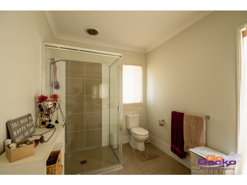 35 Chilton Drive, Deebing Heights QLD 4306