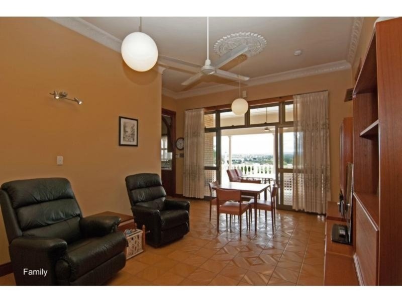 5 Quarry Street, Ipswich QLD 4305