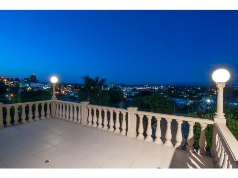 5 Quarry Street, Ipswich QLD 4305