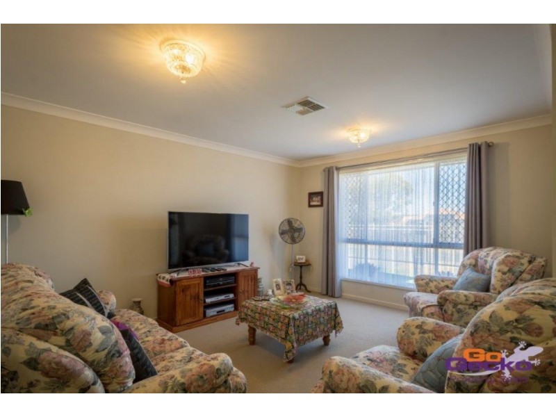 12 Hillview Street, Springfield QLD 4300