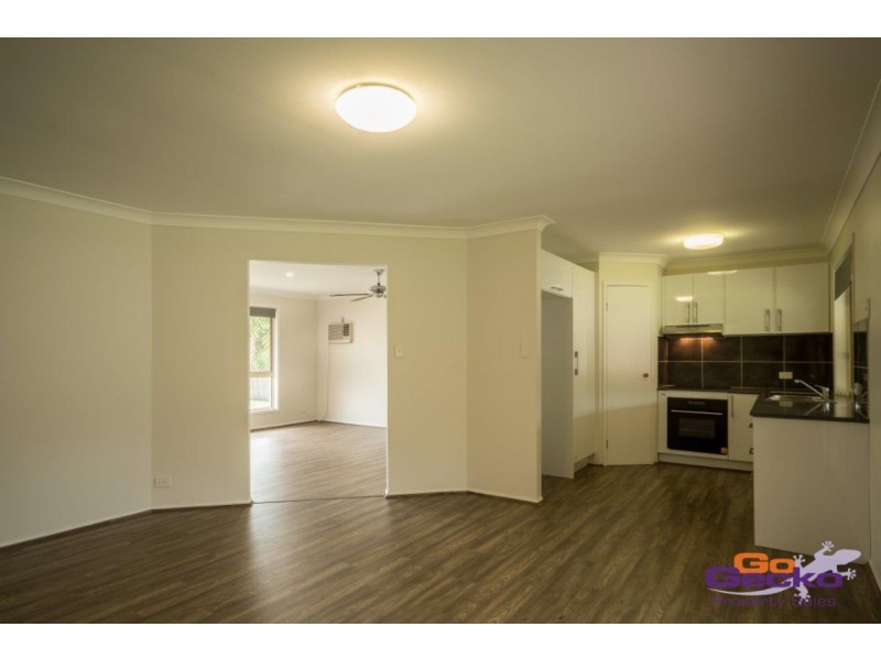 8 Bankswood Court, Camira QLD 4300