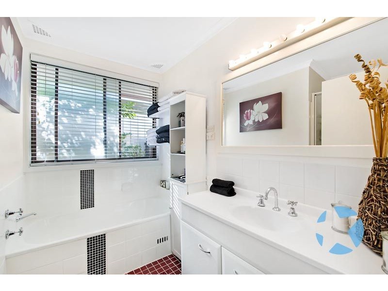 6 Tarbert Place, St Andrews NSW 2566